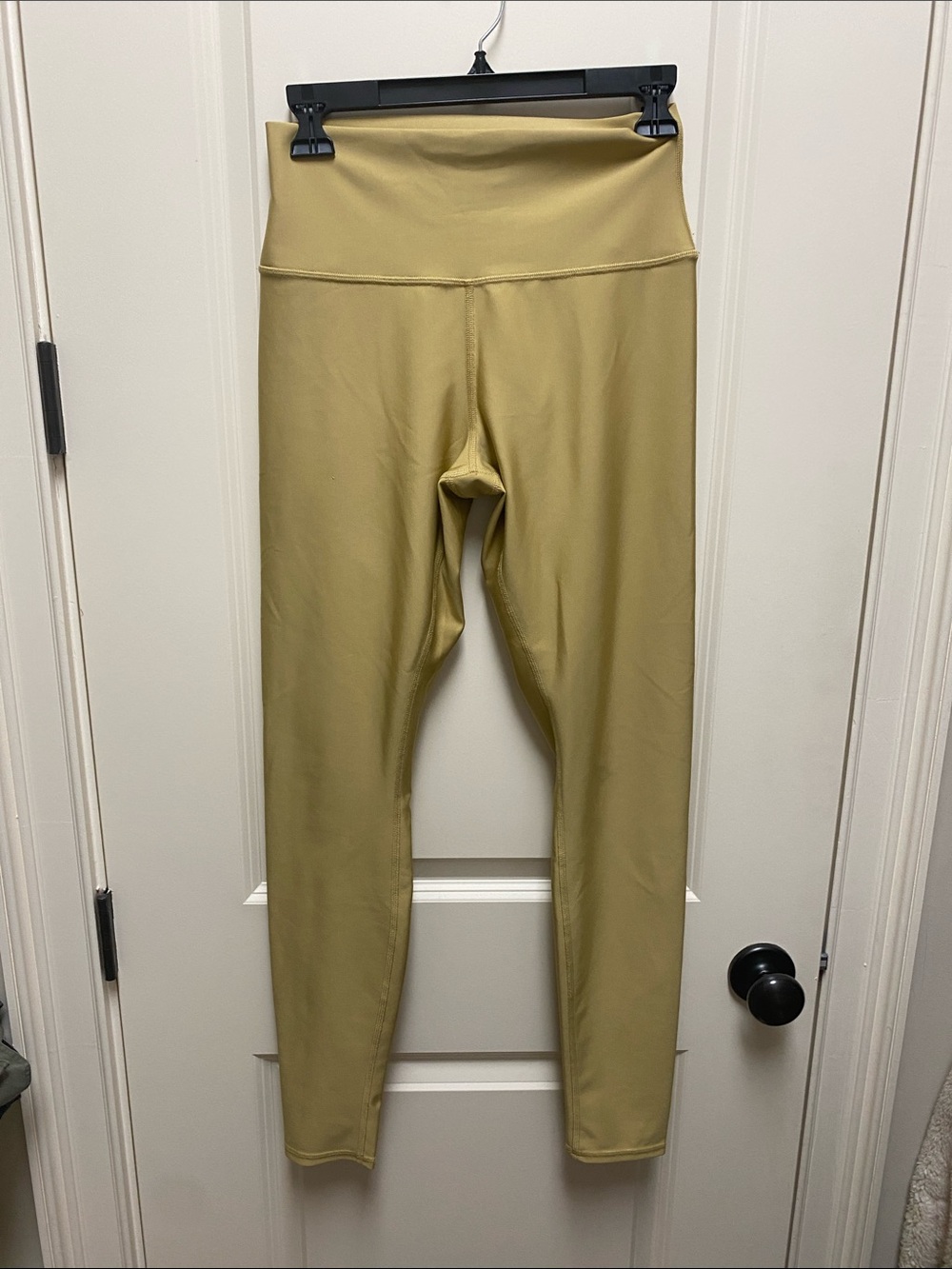 ALO Yoga High-Rise Leggings - gold - size L